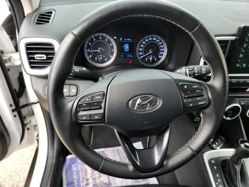 Hyundai Venue 1.6 FLUX, снимка 11 - Автомобили и джипове - 55012074