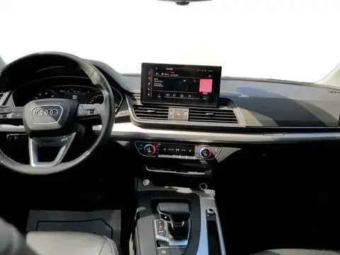Audi Q5 Distronic* Lane assist* Blind spot* Carplay, снимка 8 - Автомобили и джипове - 55602429