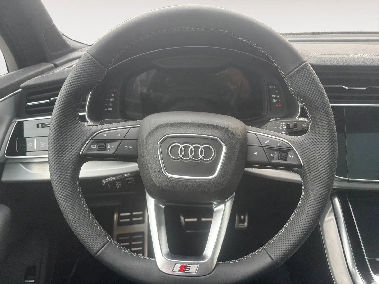Audi SQ7 NAVI PANO HEAD UP 360 CAMERA B&O  - изображение 10