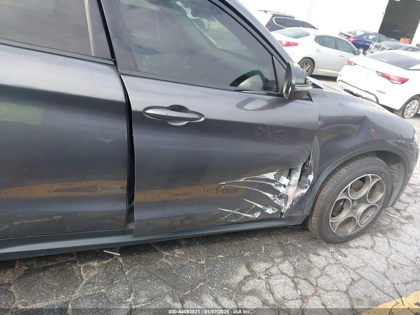 Alfa Romeo Stelvio 2l Sport Awd, снимка 6 - Автомобили и джипове - 54241456