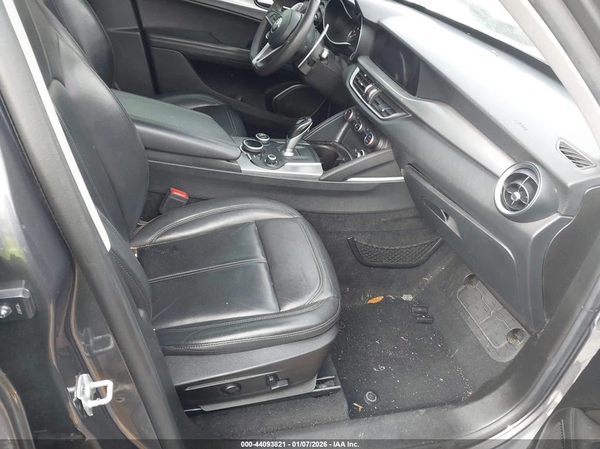 Alfa Romeo Stelvio 2l Sport Awd, снимка 5 - Автомобили и джипове - 54241456