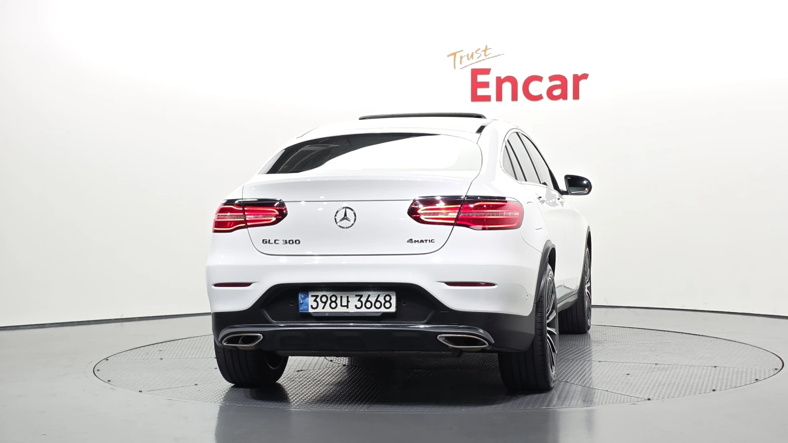 Mercedes-Benz GLC 300 AMG PK* 360* HEAD-UP* BURMASTER* KEYLESS* КРАЙНА Ц, снимка 4 - Автомобили и джипове - 55088617