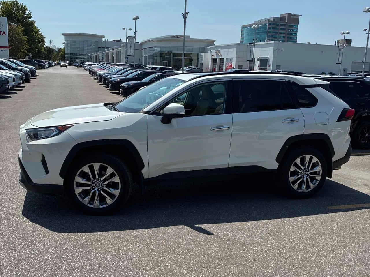Toyota Rav4 * Limited * CARFAX * ОТ ПРЕДСТАВИТЕЛСТВО * , снимка 2 - Автомобили и джипове - 55550656