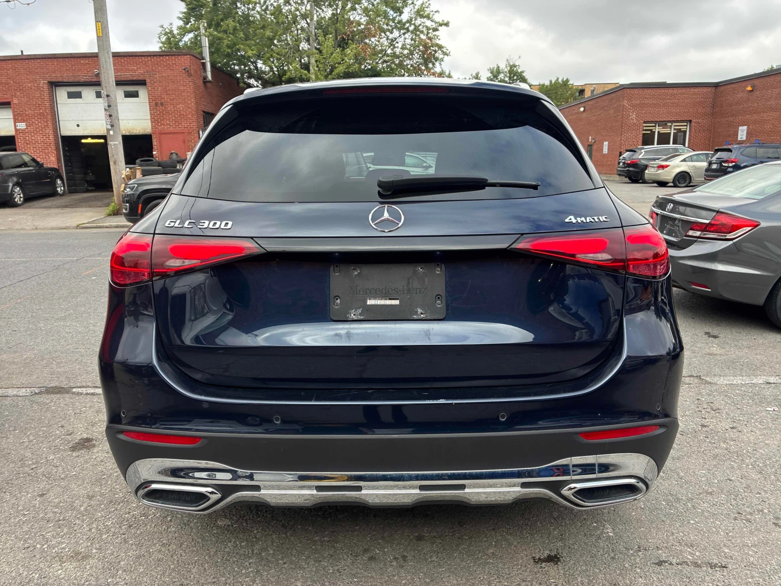 Mercedes-Benz GLC * 300 * CARFAX * БЕЗ ПЪРВОНАЧАЛНА ВНОСКА, снимка 4 - Автомобили и джипове - 55858174