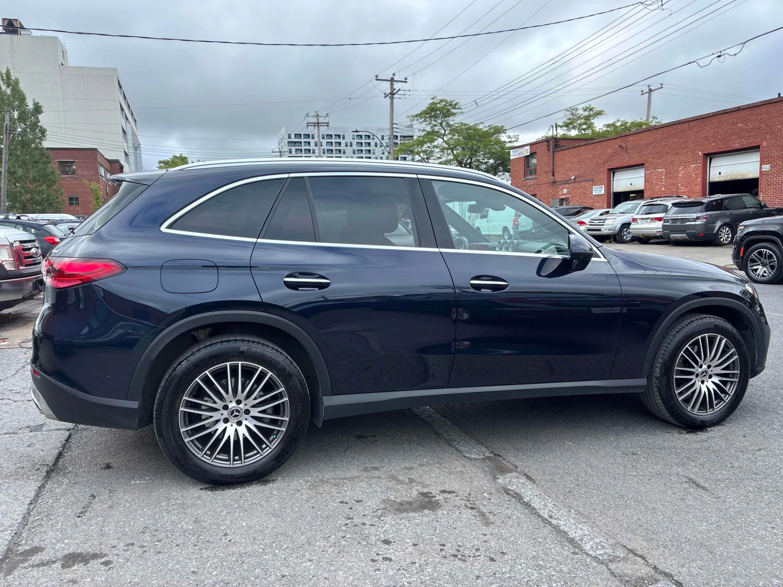 Mercedes-Benz GLC * 300 * CARFAX * БЕЗ ПЪРВОНАЧАЛНА ВНОСКА, снимка 3 - Автомобили и джипове - 55858174