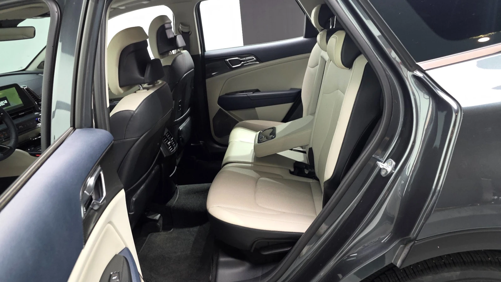 Kia Sportage 1.6 Turbo 4WD Signature Gravity, снимка 11 - Автомобили и джипове - 56103183
