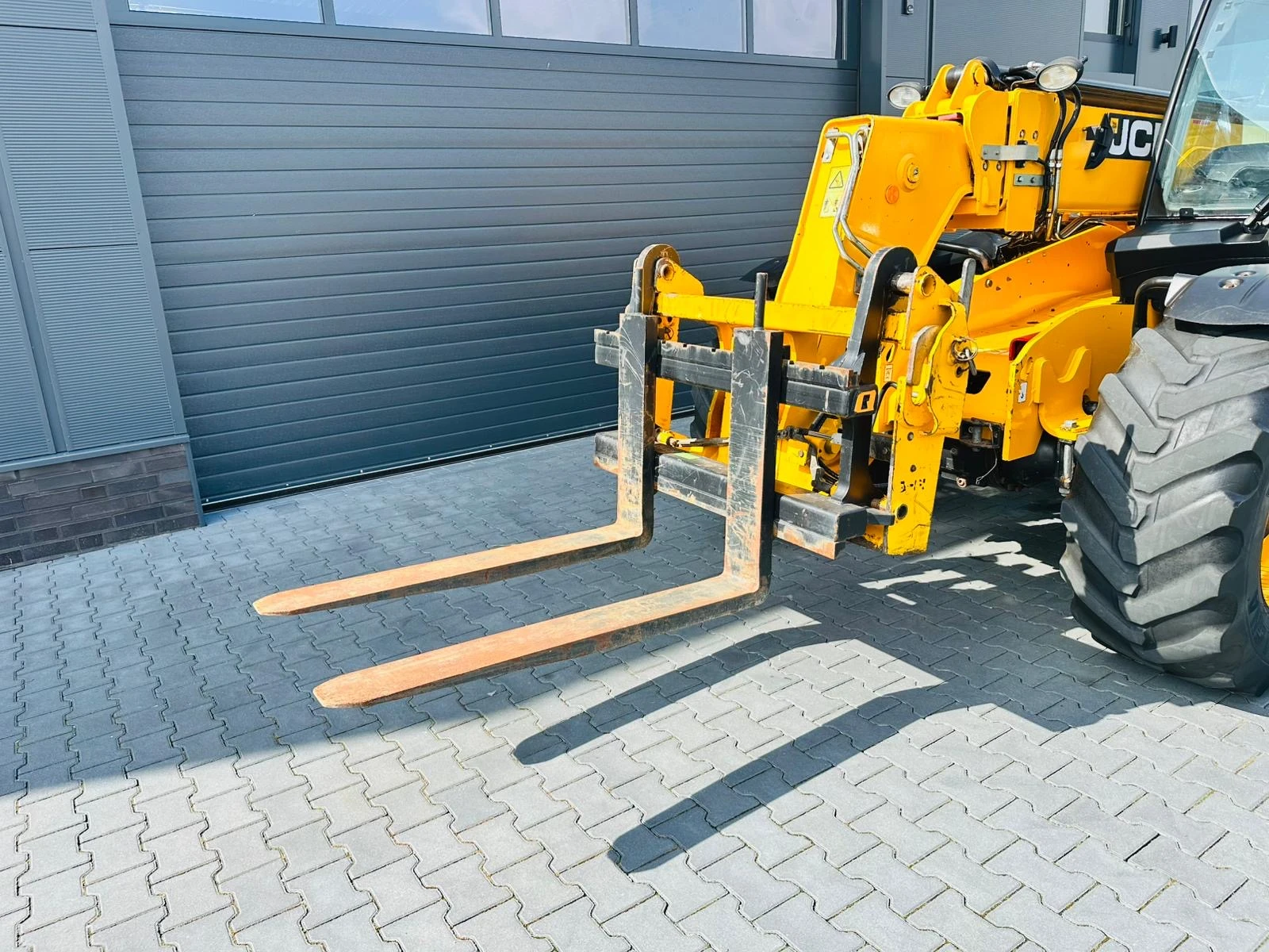 Телескопичен товарач JCB 535-95 AGRI SUPER ЛИЗИНГ - изображение 8