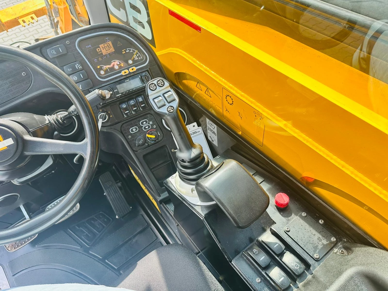 Телескопичен товарач JCB 535-95 AGRI SUPER ЛИЗИНГ - изображение 10