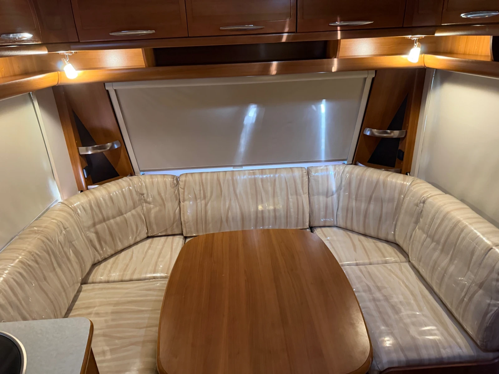 Каравана Fendt Platin, снимка 2 - Каравани и кемпери - 54207455