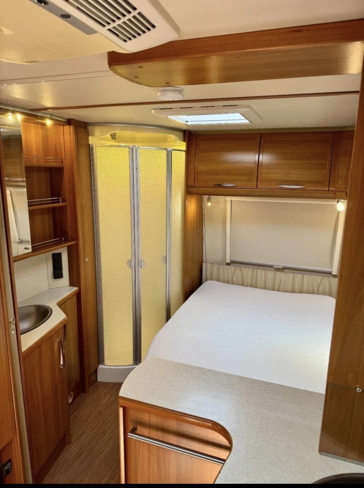 Каравана Fendt Platin, снимка 5 - Каравани и кемпери - 54207455