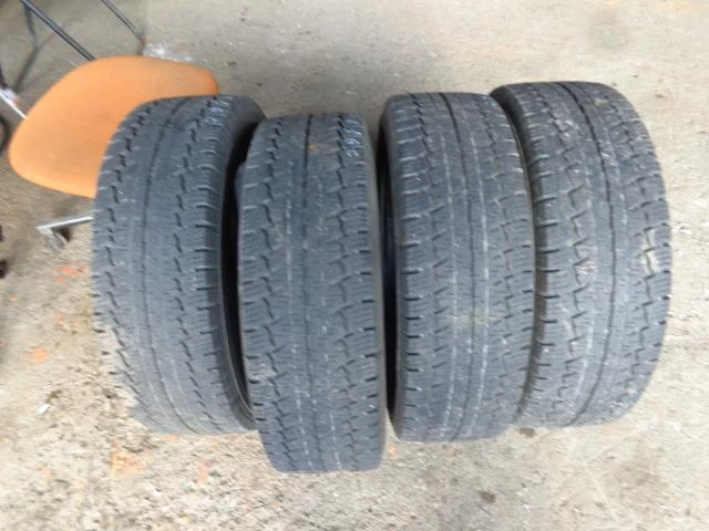 Гуми Зимни 195/65R16, снимка 3 - Гуми и джанти - 16596100