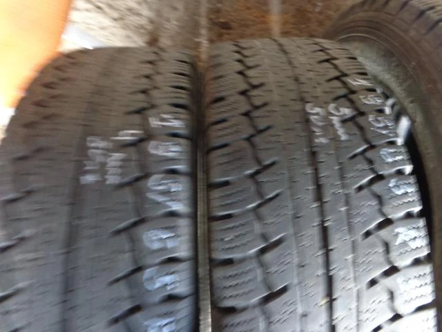 Гуми Зимни 195/65R16, снимка 4 - Гуми и джанти - 16596100