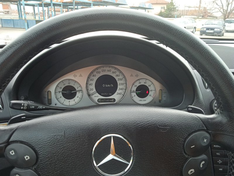 Mercedes-Benz E 200 Avangard, снимка 9 - Автомобили и джипове - 44473646