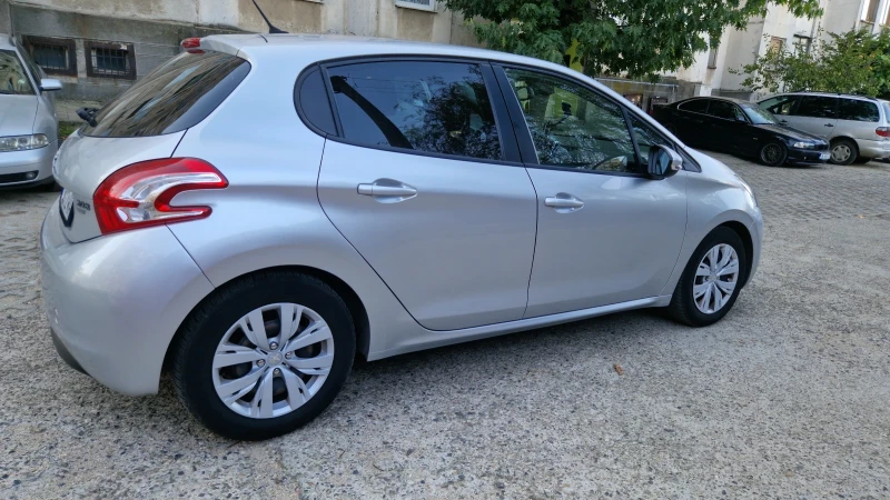 Peugeot 208, снимка 4 - Автомобили и джипове - 48460864