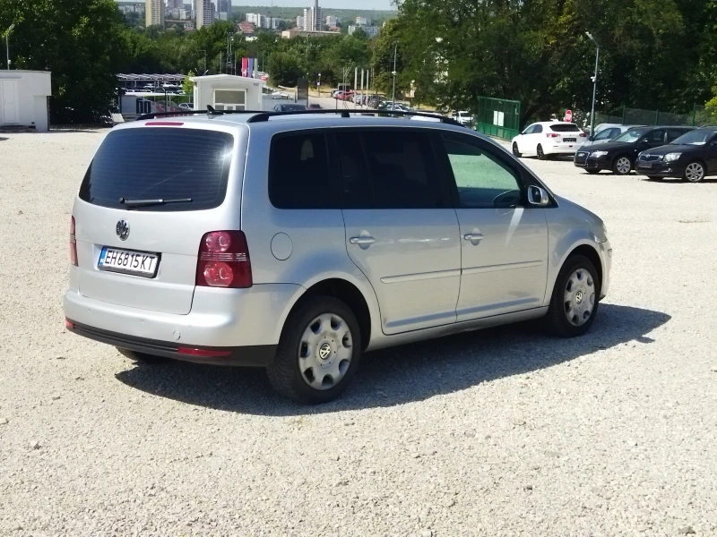 VW Touran 2.0 TDI 140к.с., снимка 3 - Автомобили и джипове - 47469310