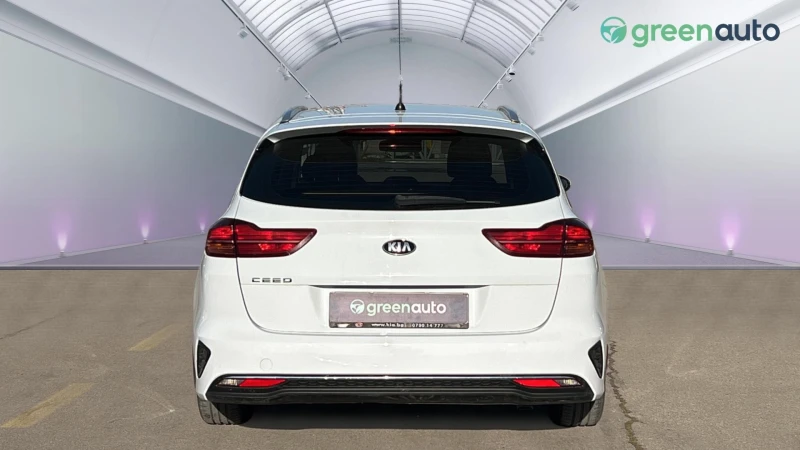 Kia Ceed 1.6 CRDi, снимка 5 - Автомобили и джипове - 48118895