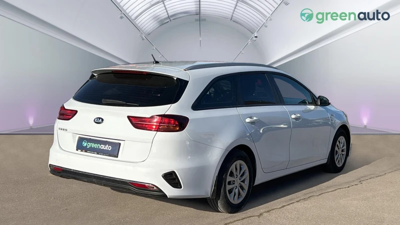 Kia Ceed 1.6 CRDi, снимка 2 - Автомобили и джипове - 48118895