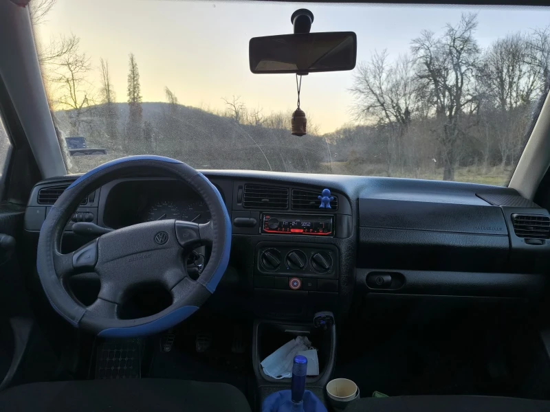 VW Golf, снимка 5 - Автомобили и джипове - 49113815