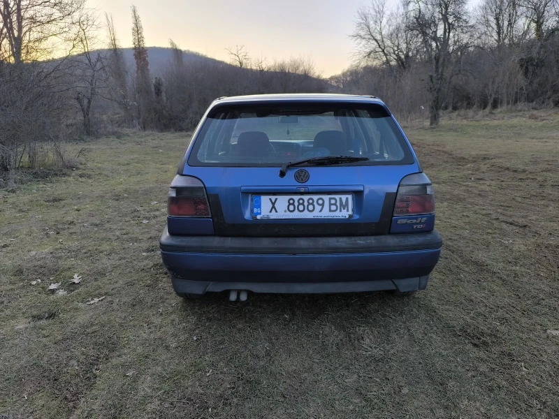 VW Golf, снимка 4 - Автомобили и джипове - 49113815