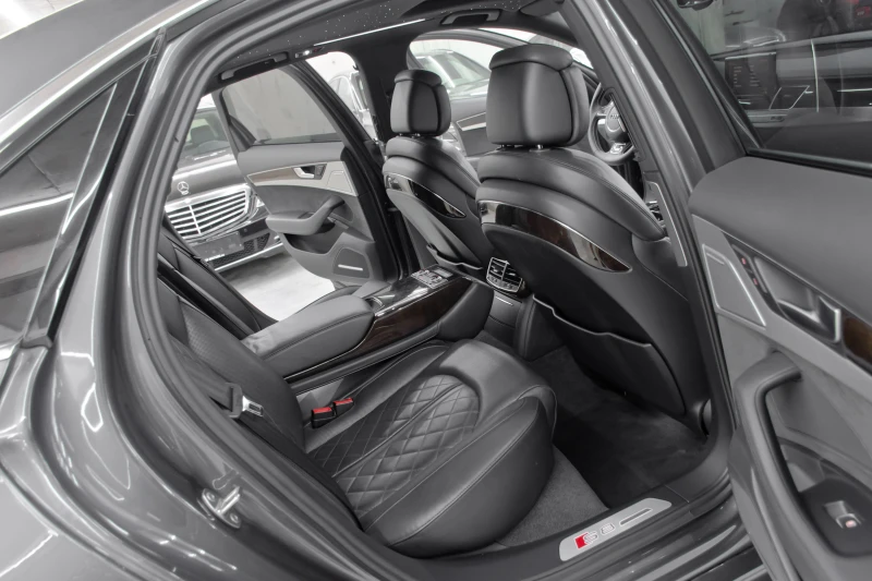 Audi S8 Matrix* 730кс* Stage2, снимка 13 - Автомобили и джипове - 51222772