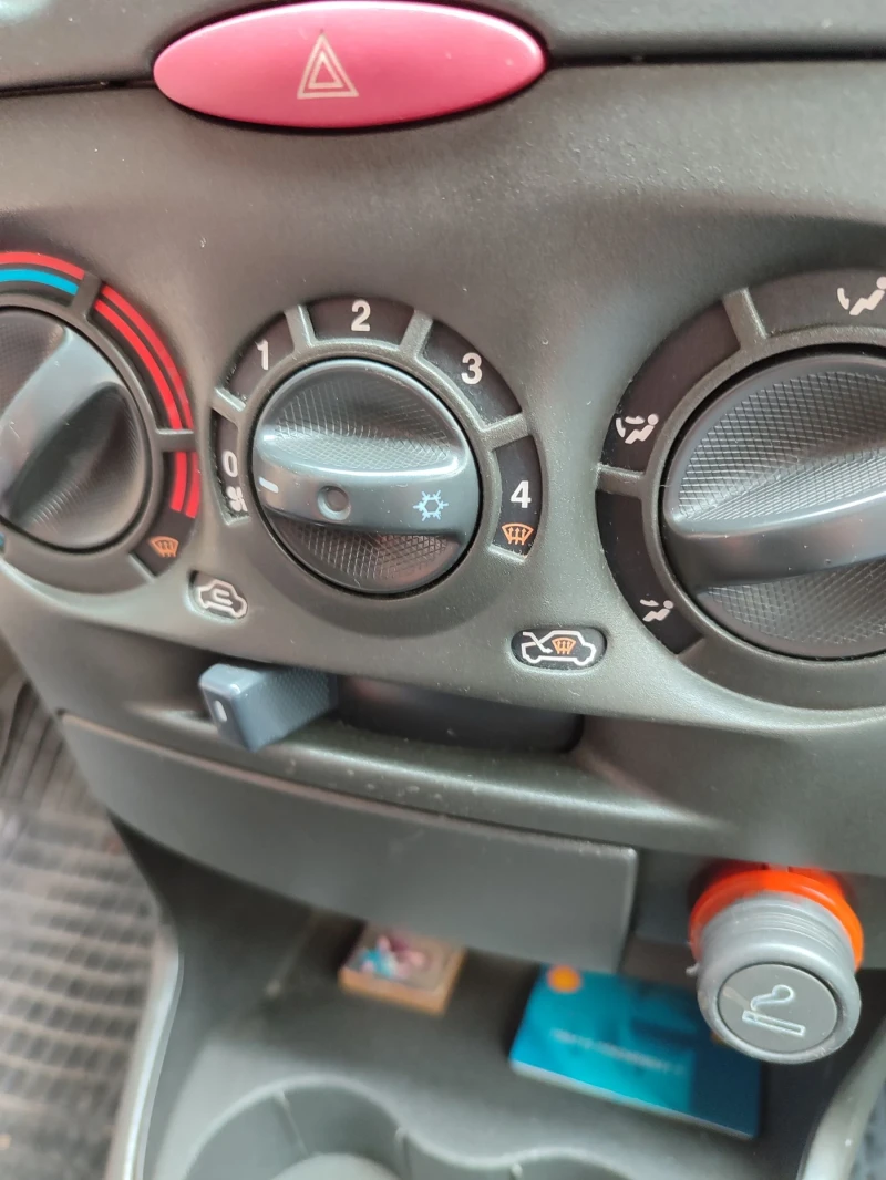 Fiat Punto 1.2 бензин/клима, снимка 7 - Автомобили и джипове - 51701454