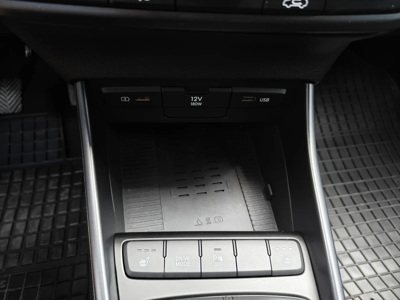 Hyundai I20 1.0 Mild Hybrid, снимка 15 - Автомобили и джипове - 52461218