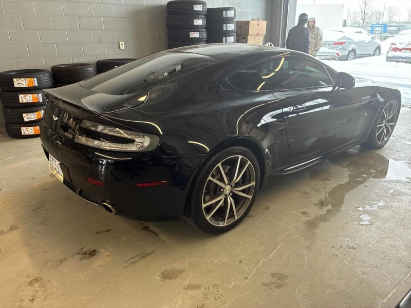 Aston Martin V8 Vantage * 2dr Cpe Sportshift * CARFAX * ЦЕНА ДО БГ, снимка 3 - Автомобили и джипове - 53218650