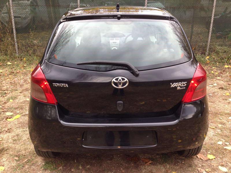 Toyota Yaris 1.4d4d 90кс.keyless go, снимка 4 - Автомобили и джипове - 33705746