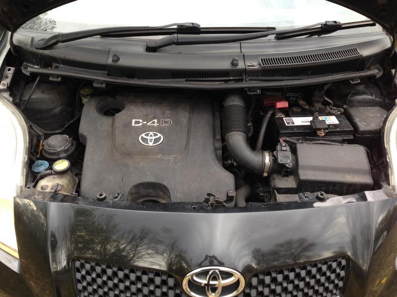 Toyota Yaris 1.4d4d 90кс.keyless go, снимка 13 - Автомобили и джипове - 33705746