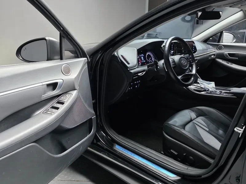 Hyundai Sonata 2.0 Premium, снимка 10 - Автомобили и джипове - 55835842