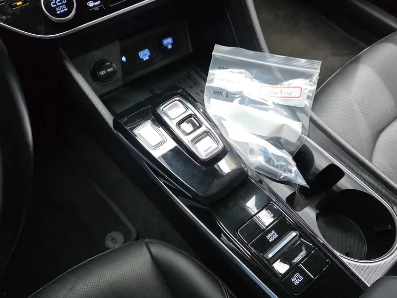 Hyundai Sonata 2.0 Premium, снимка 9 - Автомобили и джипове - 55835842