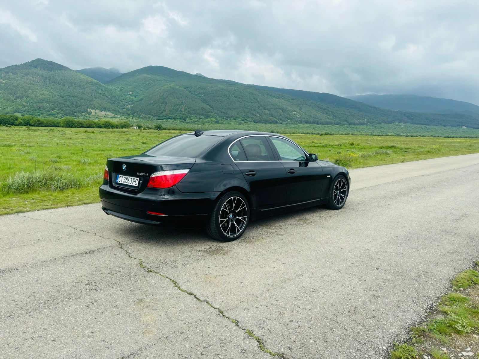 BMW 525 3.0-FACELIFT - изображение 4