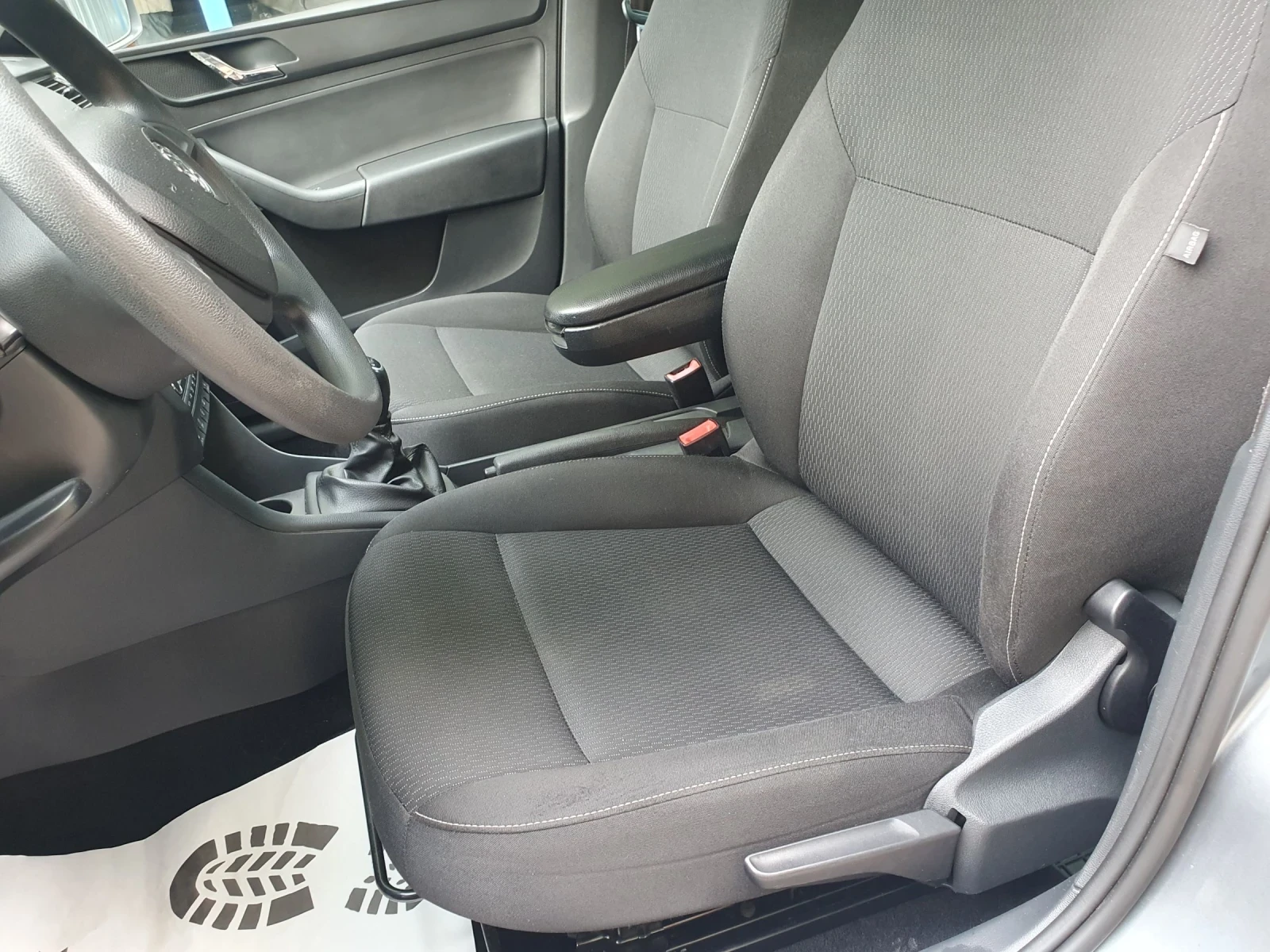 Skoda Rapid 1.2 Tsi  SEDAN 6 skr. NAVI KAMERA PODGREV NOVA  - изображение 8
