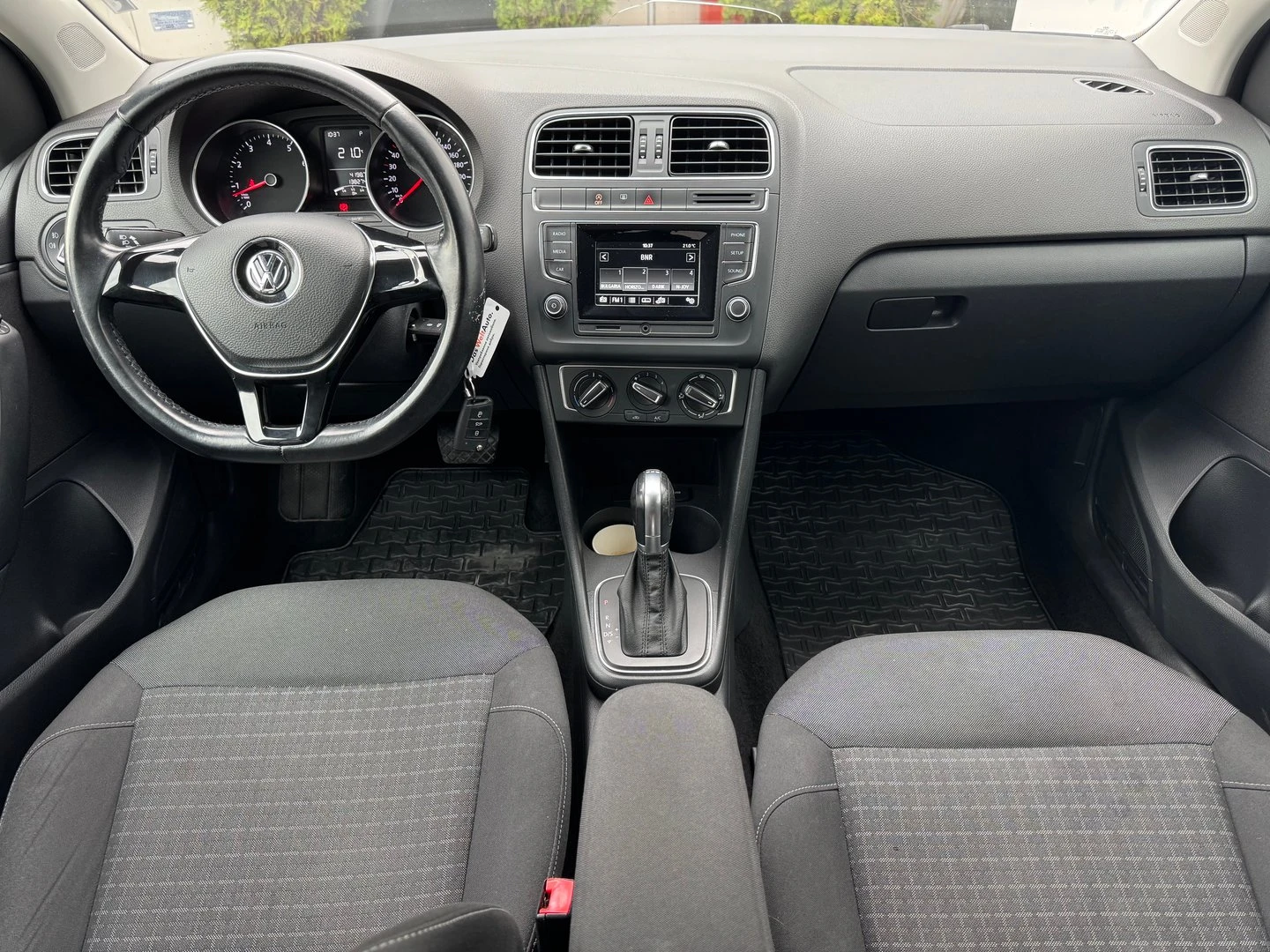VW Polo Comfortline 1.2TSI BMT - изображение 8