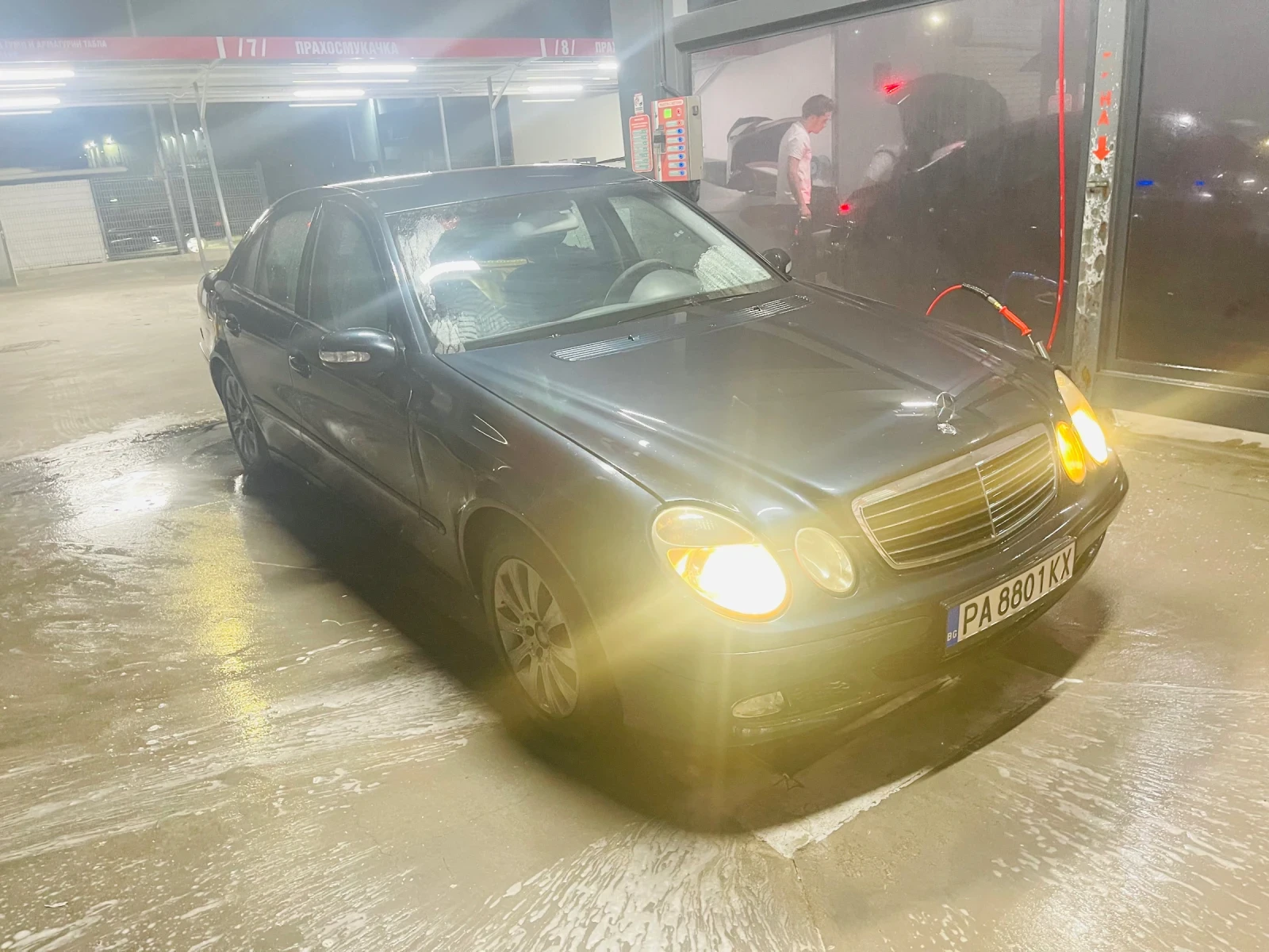 Mercedes-Benz E 220  - изображение 7