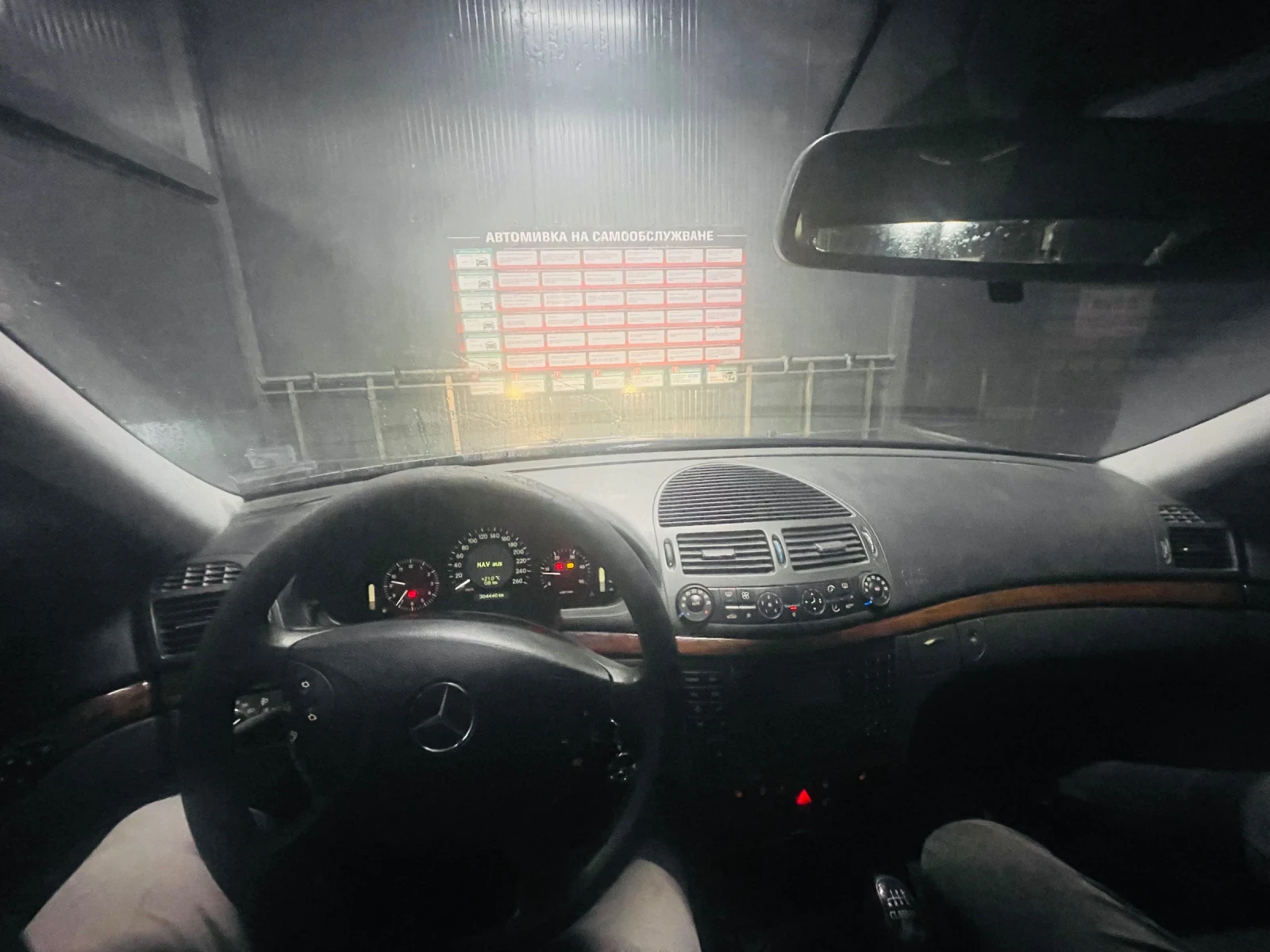 Mercedes-Benz E 220  - изображение 4