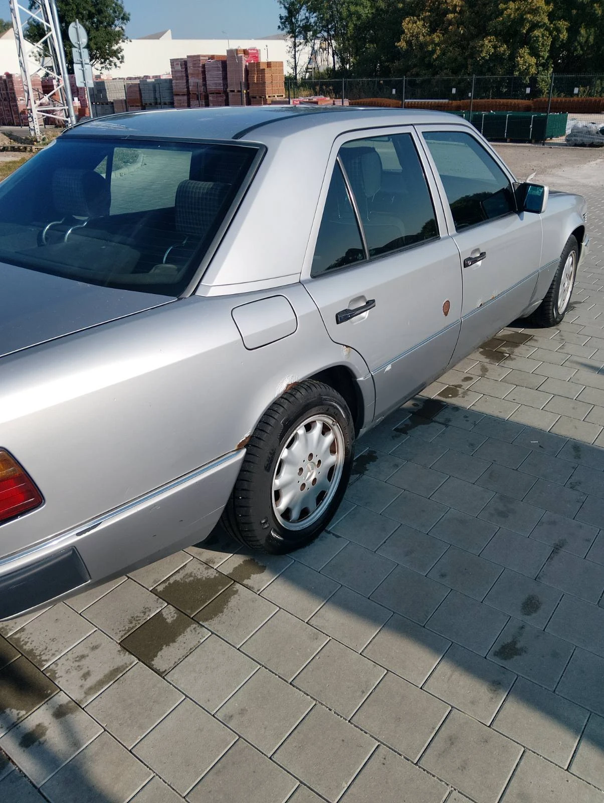 Mercedes-Benz 124  - изображение 6