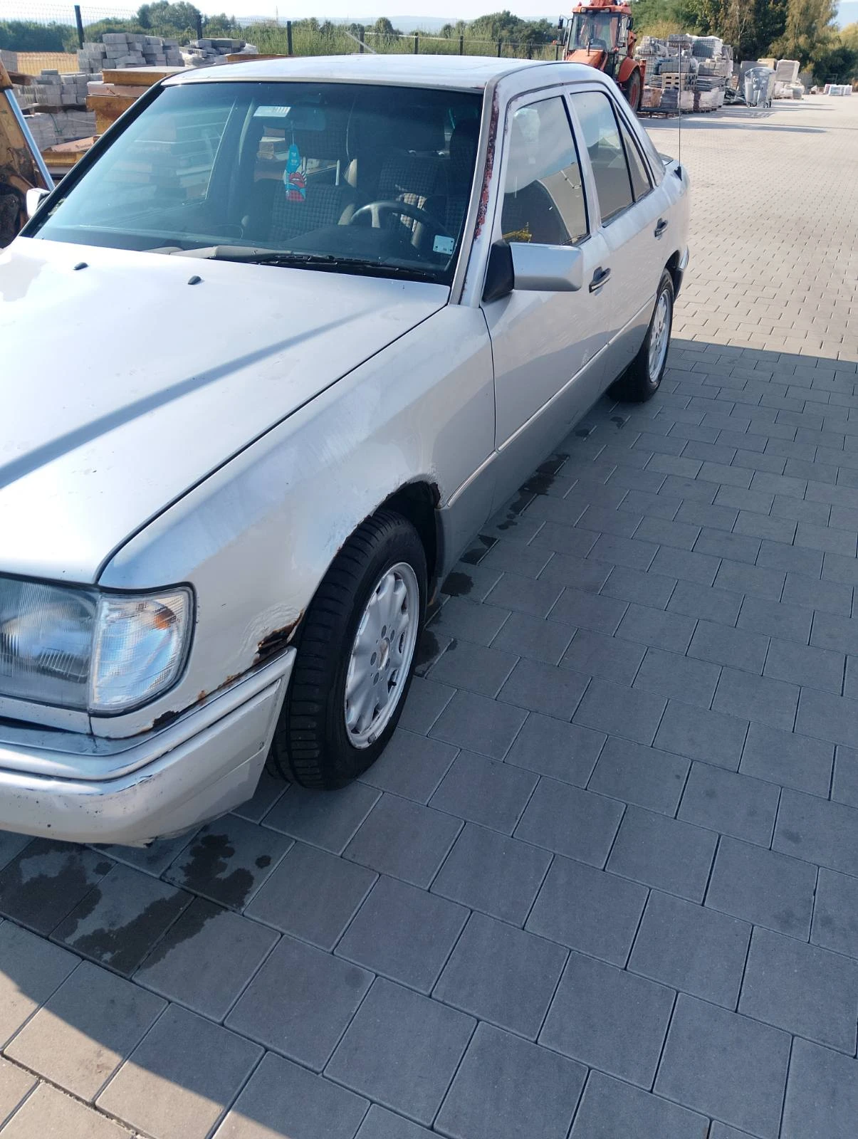 Mercedes-Benz 124  - изображение 2