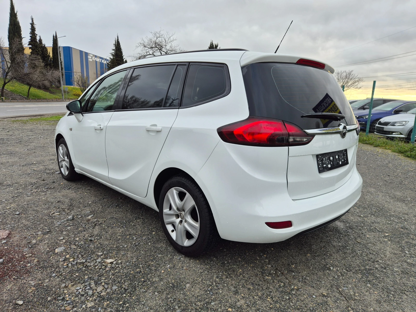 Opel Zafira Tourer 2.0CDTI 130кс, снимка 3 - Автомобили и джипове - 53393853