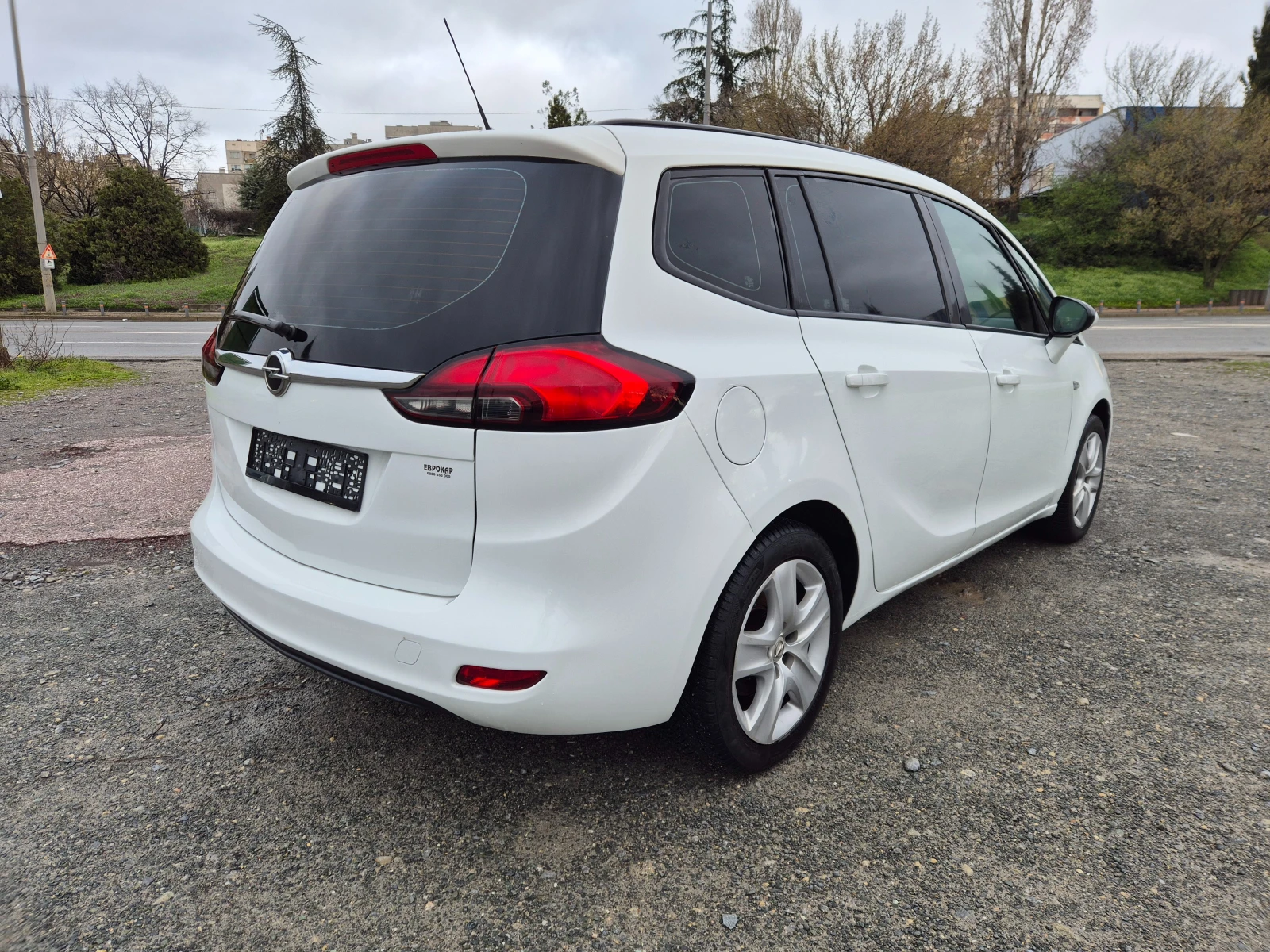 Opel Zafira Tourer 2.0CDTI 130кс, снимка 5 - Автомобили и джипове - 53393853