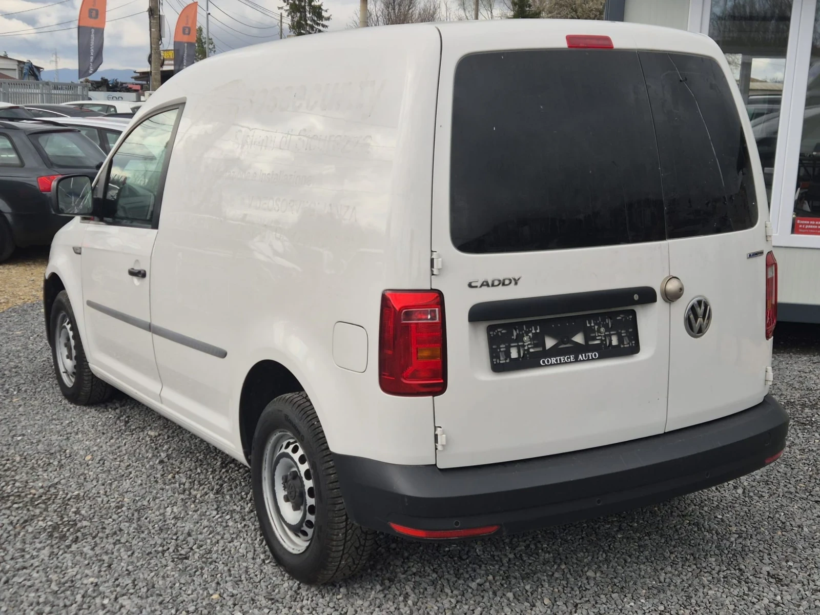 VW Caddy 1.4b Metan, снимка 4 - Автомобили и джипове - 54037059