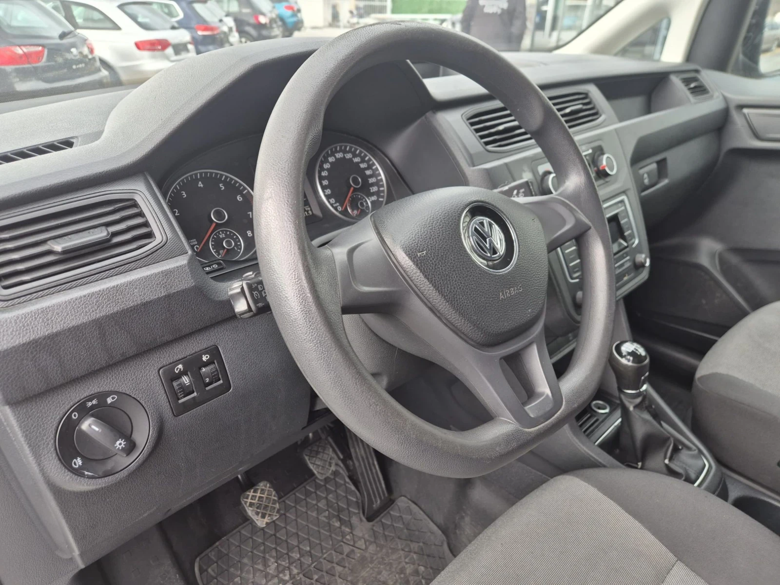 VW Caddy 1.4b Metan, снимка 9 - Автомобили и джипове - 54037059