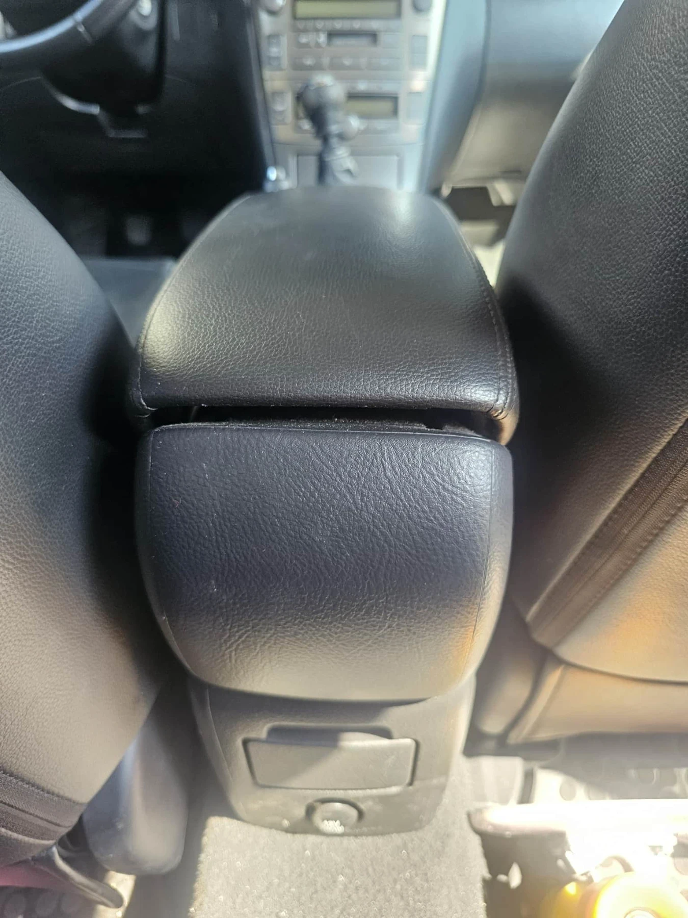 Toyota Avensis, снимка 13 - Автомобили и джипове - 54170026