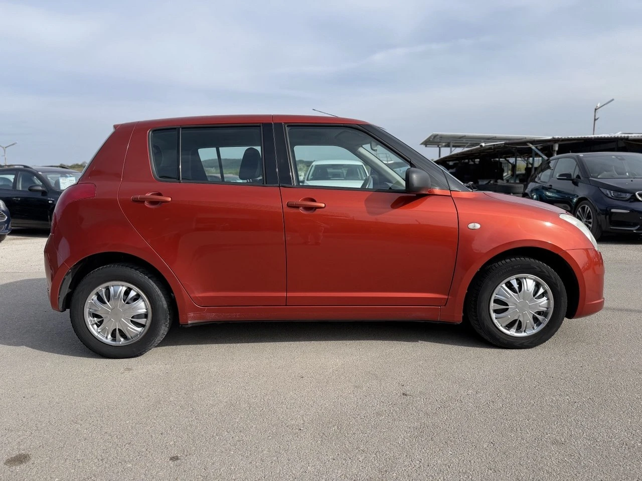 Suzuki Swift 1.3i, снимка 8 - Автомобили и джипове - 54233948
