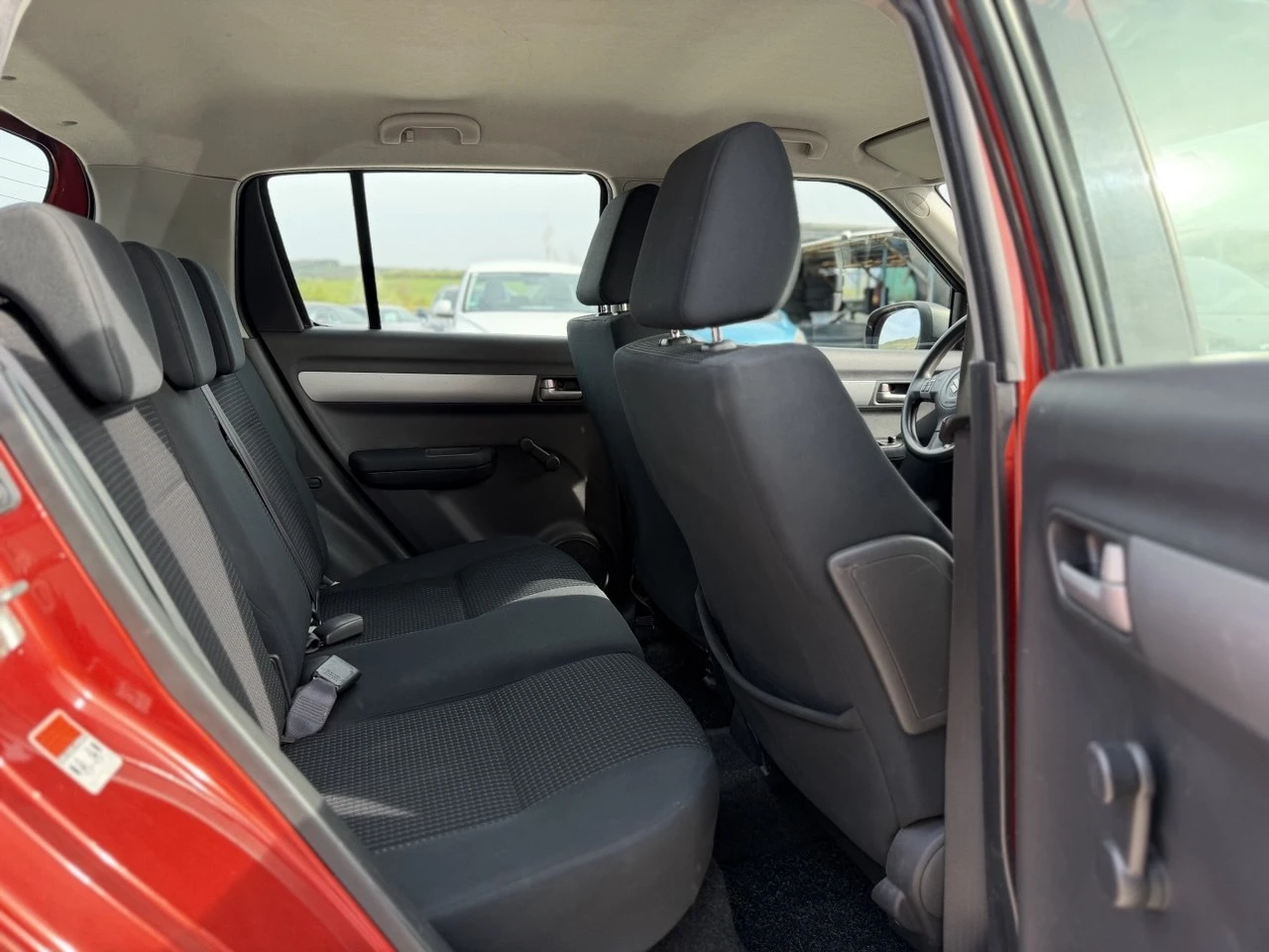 Suzuki Swift 1.3i, снимка 12 - Автомобили и джипове - 54233948