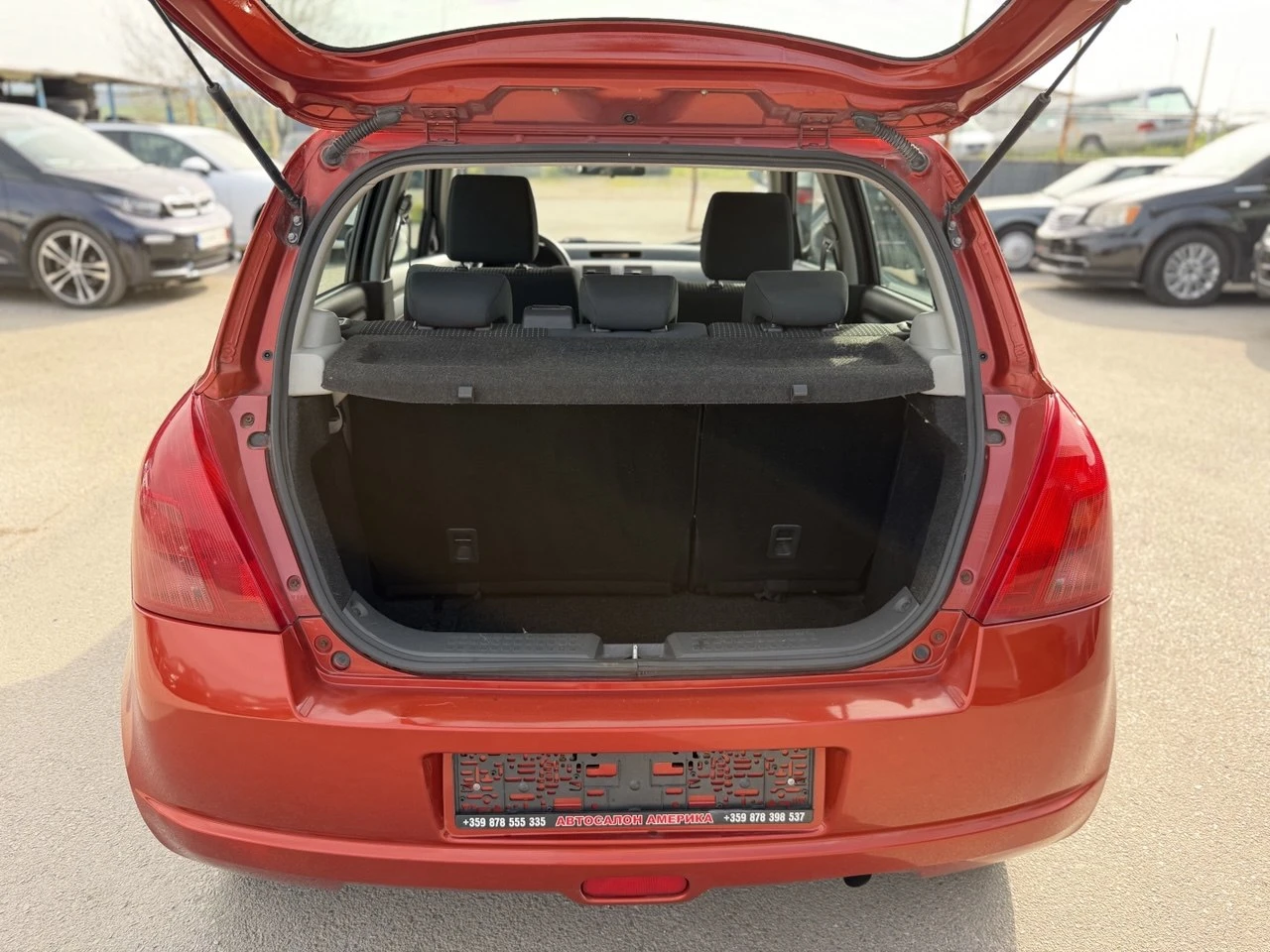 Suzuki Swift 1.3i, снимка 16 - Автомобили и джипове - 54233948