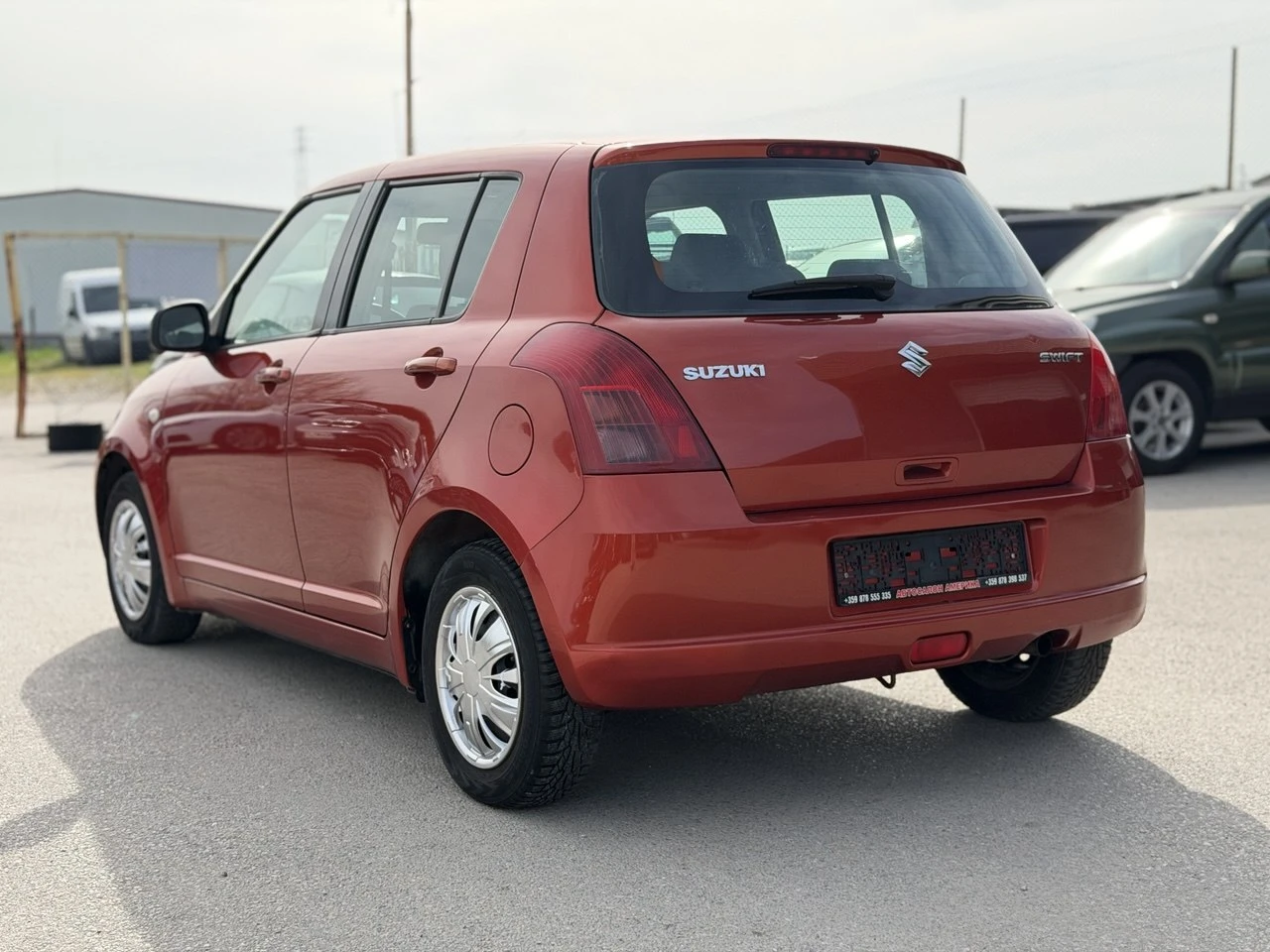 Suzuki Swift 1.3i, снимка 4 - Автомобили и джипове - 54233948