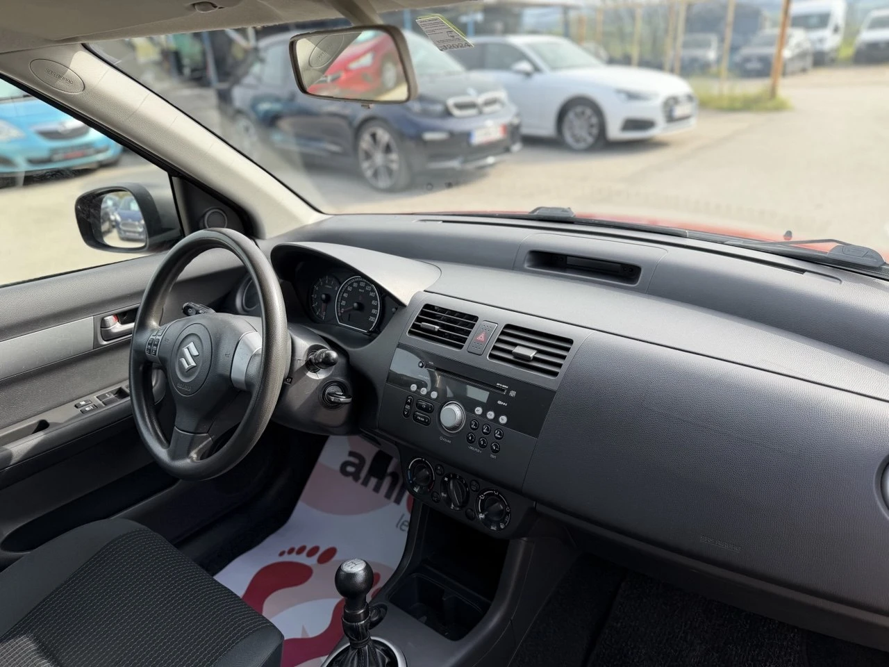 Suzuki Swift 1.3i, снимка 15 - Автомобили и джипове - 54233948