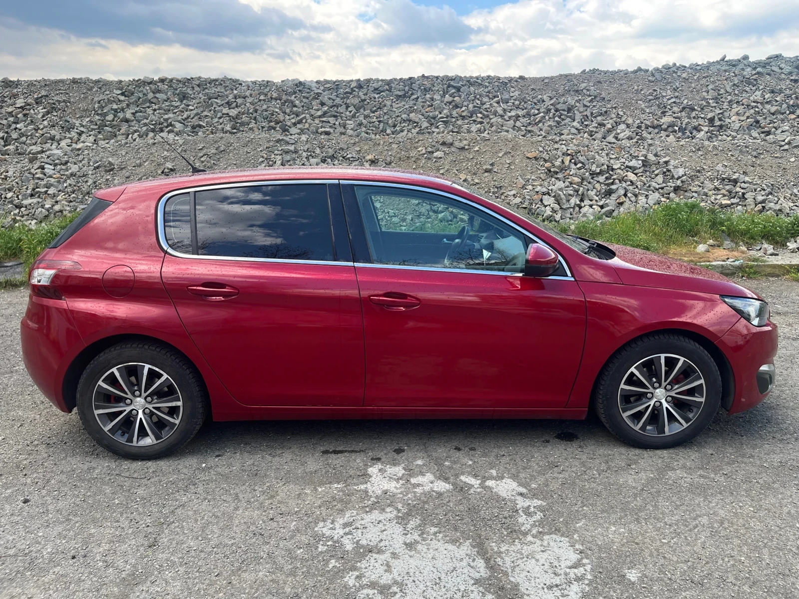 Peugeot 308 1.6 HDI FULL LED , снимка 9 - Автомобили и джипове - 54248848