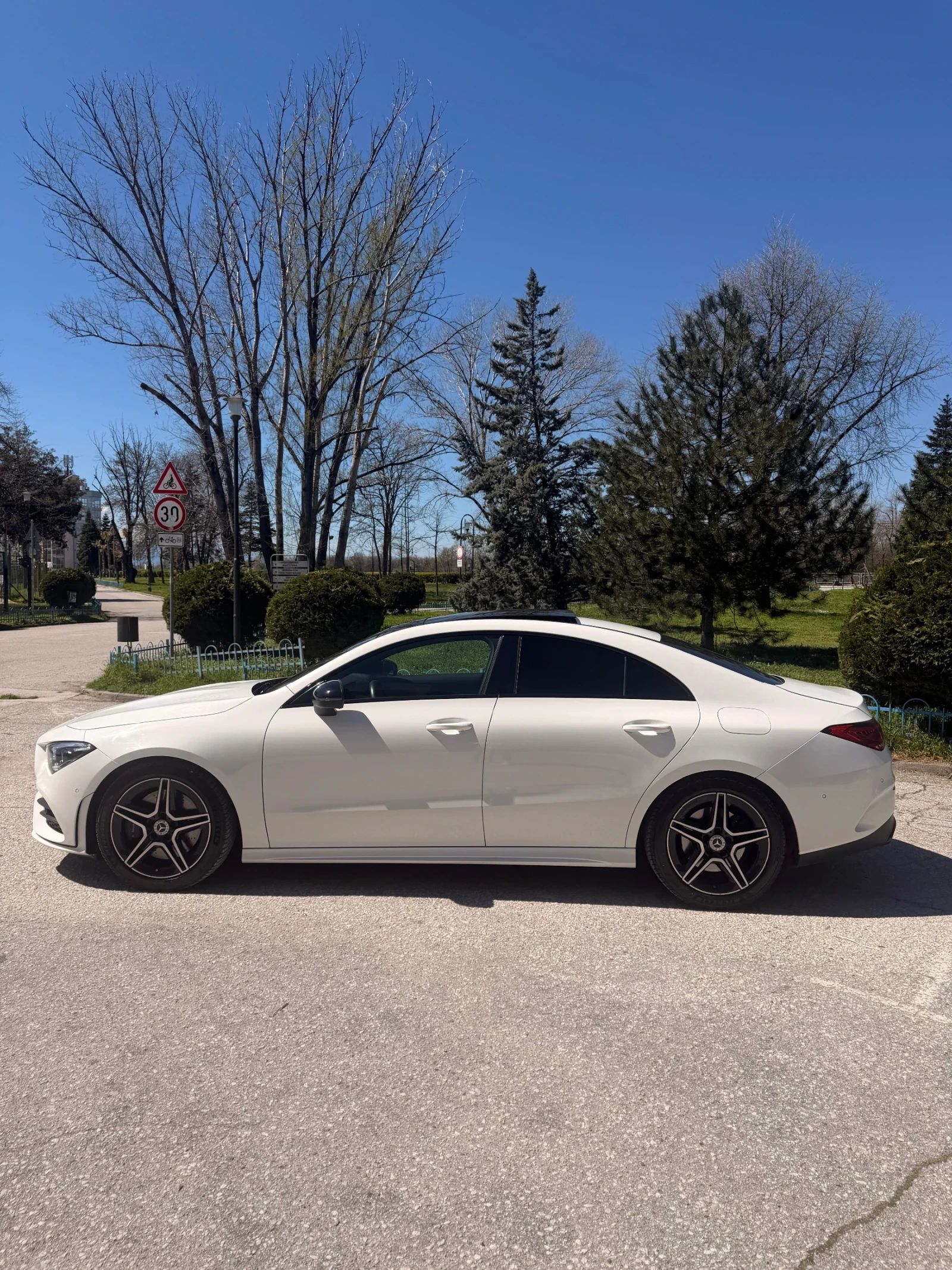 Mercedes-Benz CLA 220, снимка 8 - Автомобили и джипове - 54598890